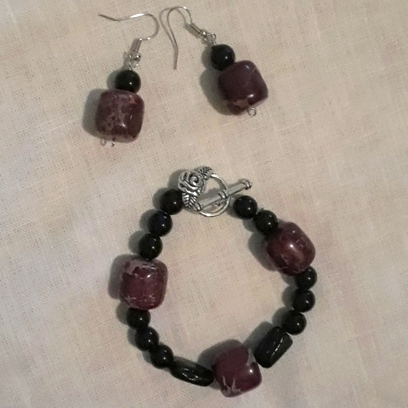 King Turquoise & Glass Bracelet & Earrings - Picture 2 of 7